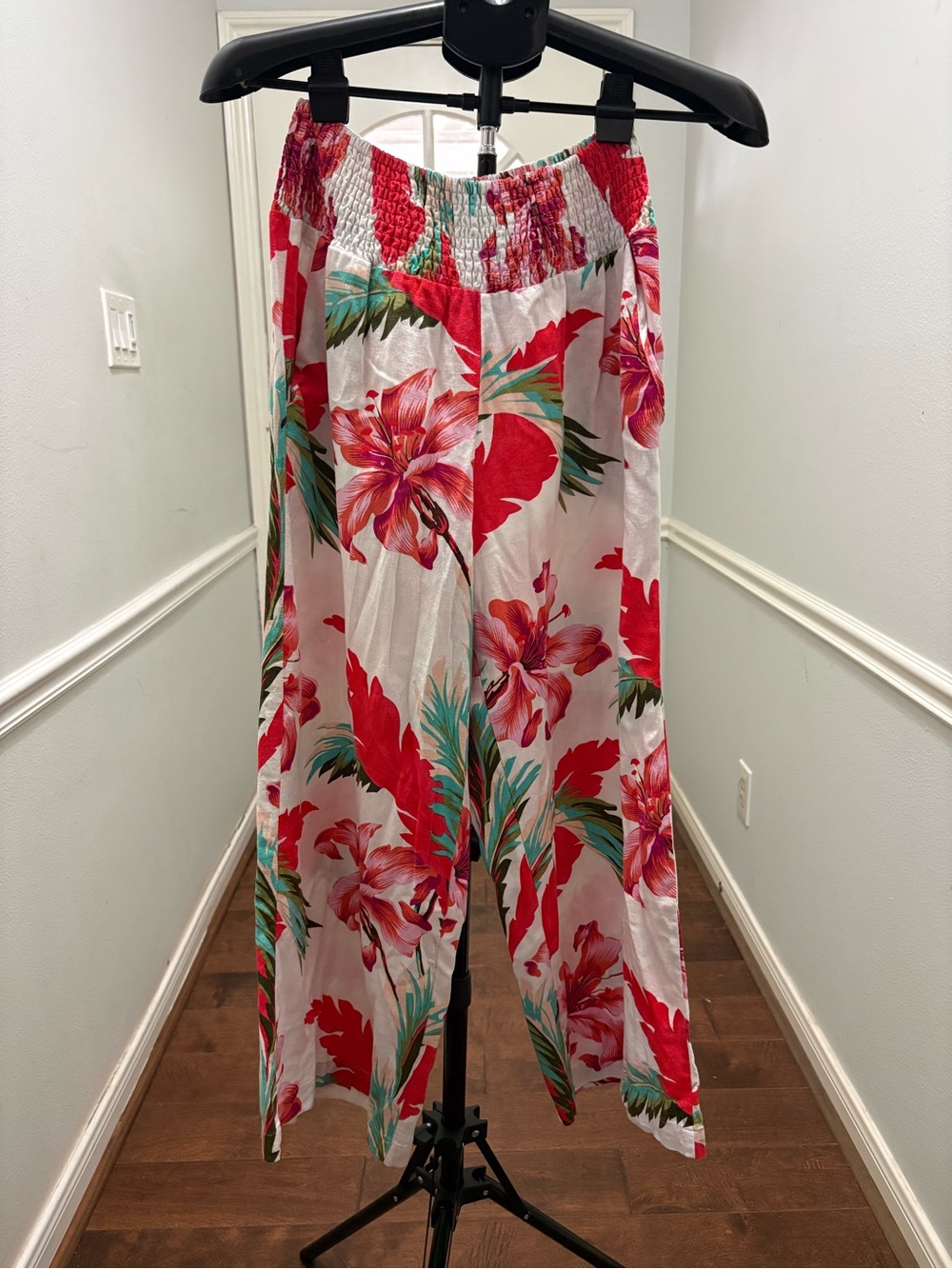 Tahari Red Floral Wide-Leg Pull-On Pants
